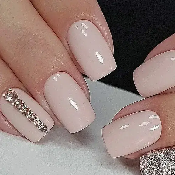 مدل کاشت ناخن نگینی