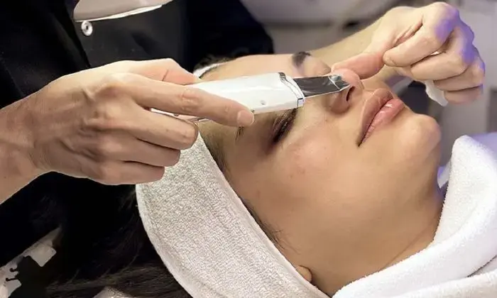 در حالی که فیشیال یک روش مراقبتی است، برخی مشکلات پوستی نیاز به بررسی توسط متخصص دارند. وجود یک دکتر پوست خوب در منطقه ۲۲ باعث می‌شود: