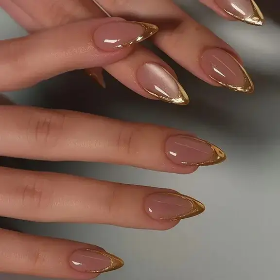 مدل کاشت ناخن کروم (Chrome Nails)