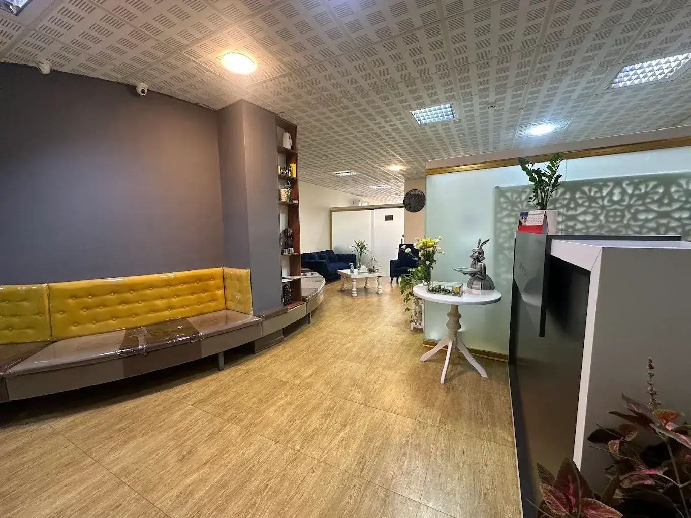 کلینیک لیزر و زیبایی آویژه کرج