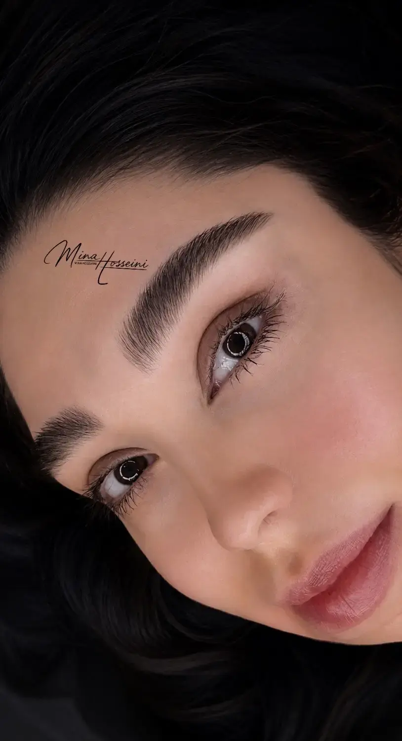 میکروبلیدینگ‌ ابرو‌ و شیدینگ لب مینا حسینی