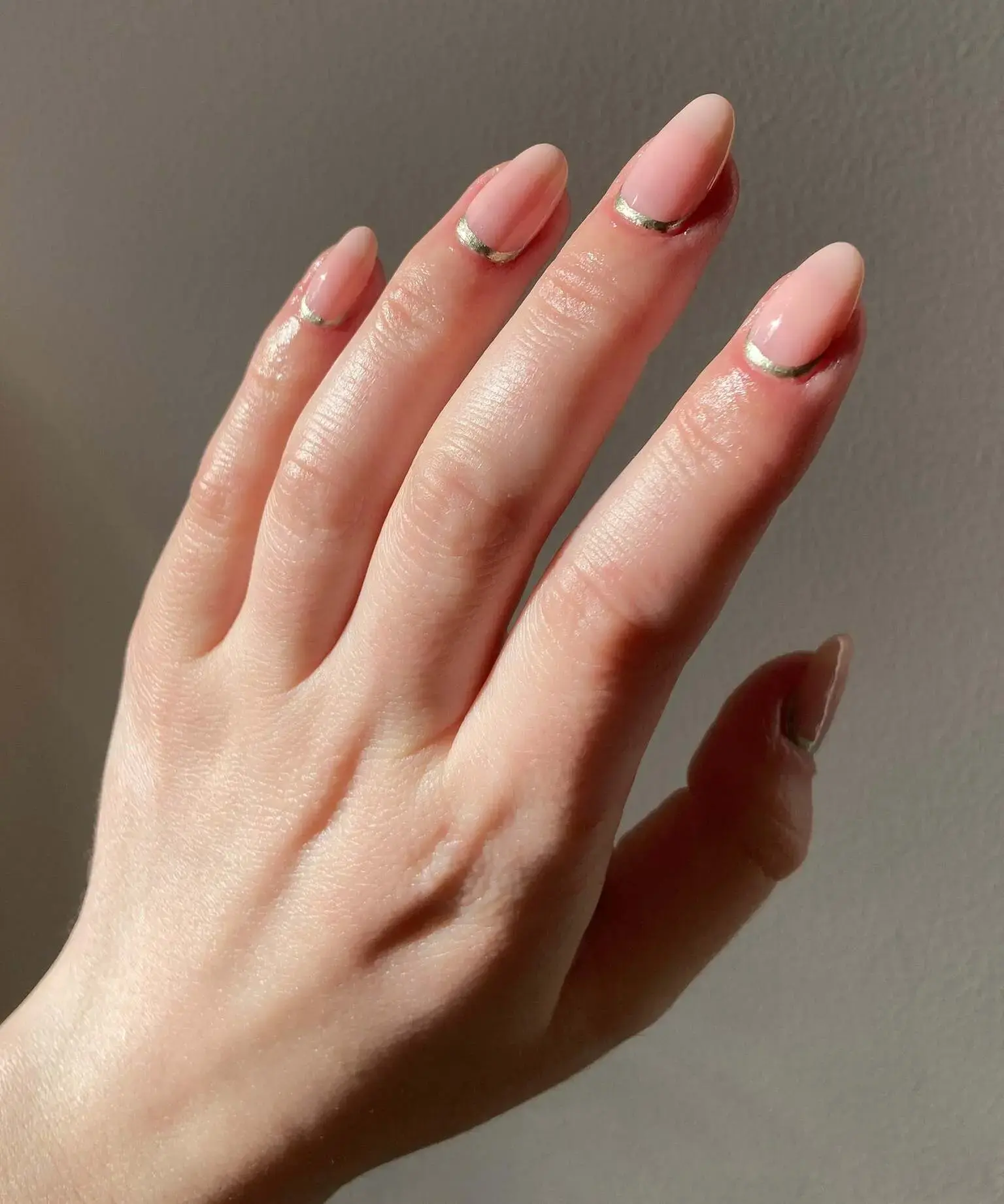 مرکز تخصصی کاشت ناخن و آموزش ناخن شادی