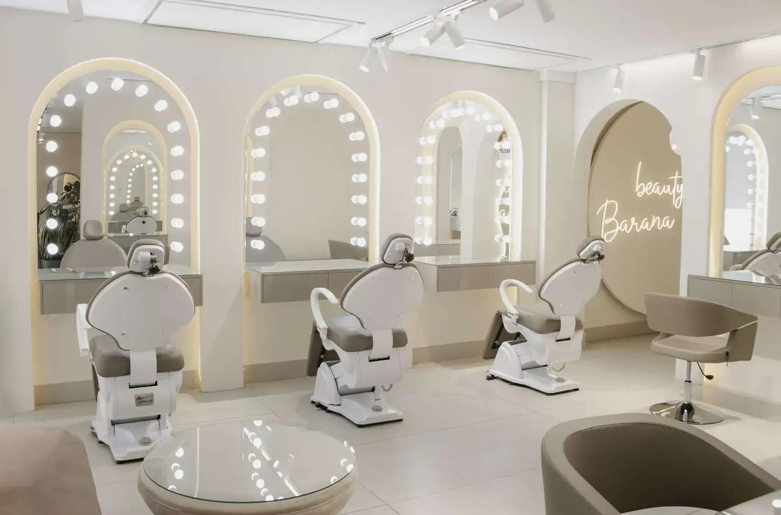 سالن زیبایی بارانا - شعبه یوسف آباد