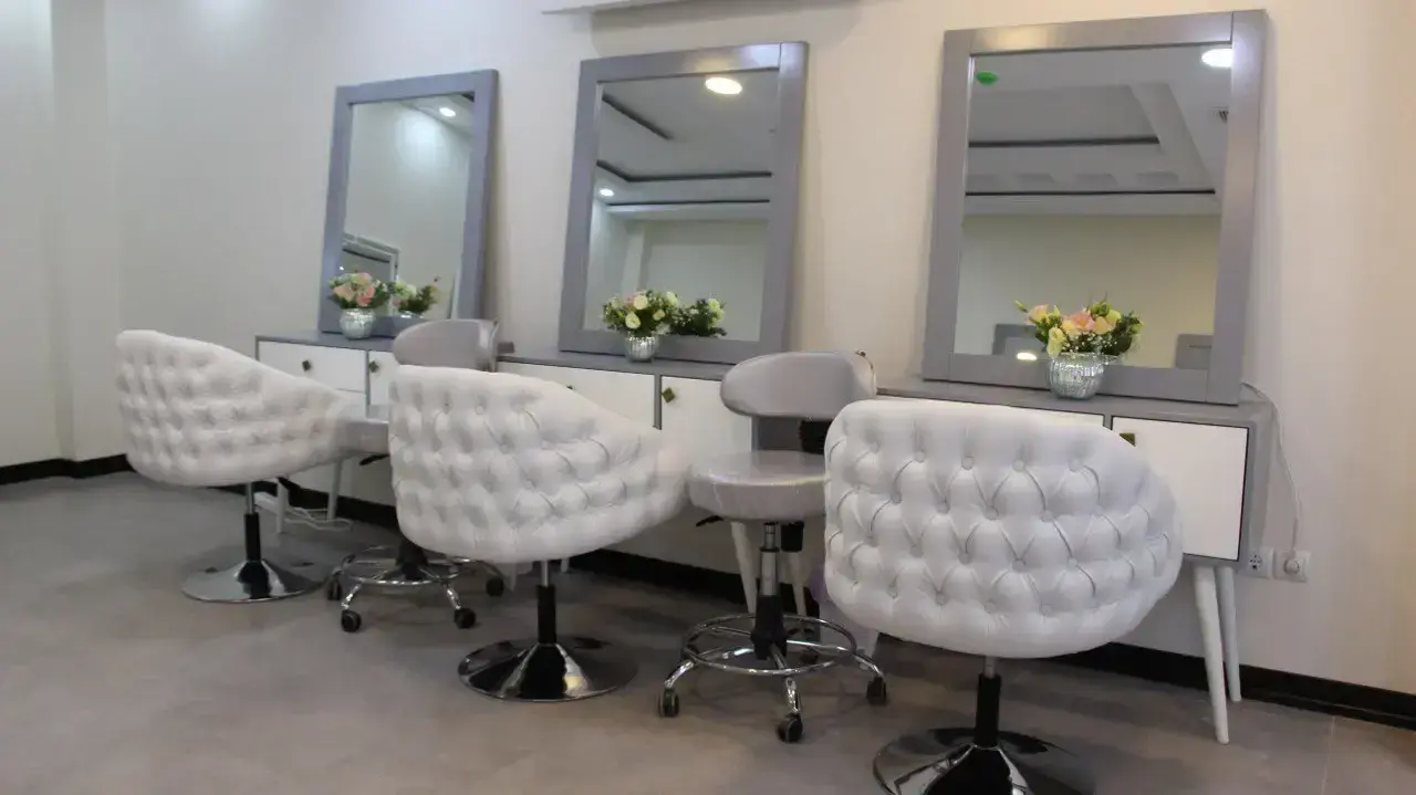 سالن زیبایی نگارین