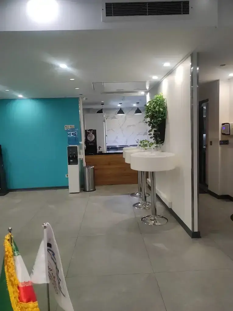 کلینیک تخصصی کاشت مو ایران نوین