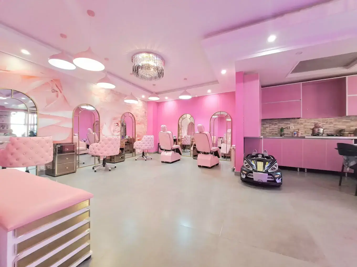 سالن زیبایی مدیس تهرانسر